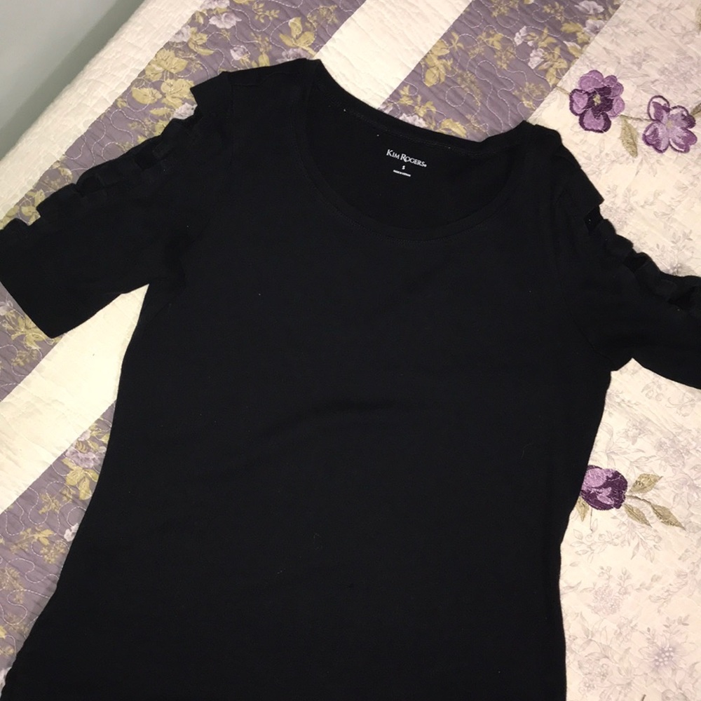 short-sleeve top w slits in the sleeves